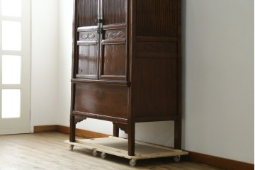 中古　高級品　極上　美品　凝ったつくりが美しい、本格的なアンティーク調李朝棚　(R-055751)