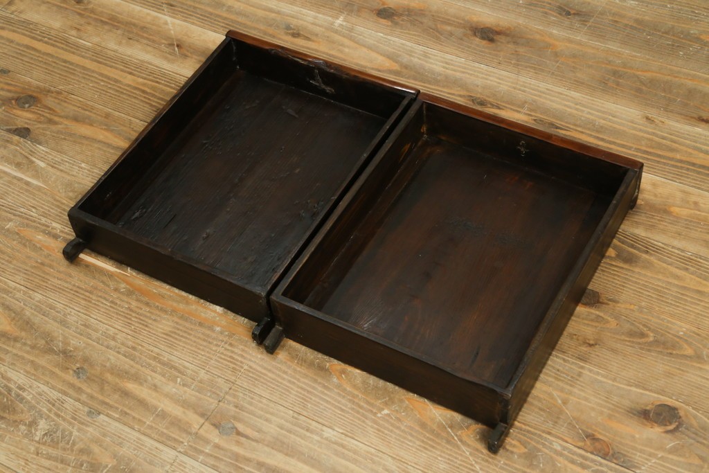 中古　高級品　極上　美品　凝ったつくりが美しい、本格的なアンティーク調李朝棚　(R-055751)