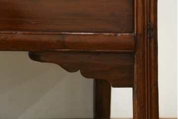 中古　高級品　極上　美品　凝ったつくりが美しい、本格的なアンティーク調李朝棚　(R-055751)