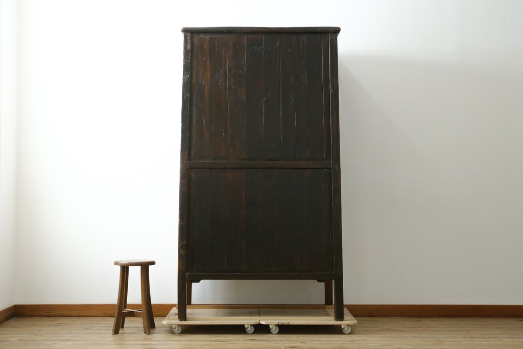 中古　高級品　極上　美品　凝ったつくりが美しい、本格的なアンティーク調李朝棚　(R-055751)