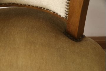 【T様ご決済用】フランスアンティーク　座面や背板のリベット留め(鋲打ち)が高貴な雰囲気を高めるアームチェア(椅子、イス)(R-055755)