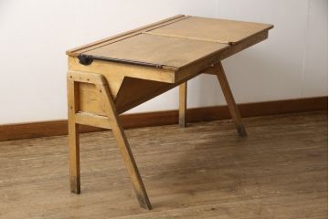イギリスアンティーク　タイムスリップしたような感覚を味わえる!天板が開いて収納できるスクールデスク(机、在宅ワーク、在宅用テーブル、作業台)(R-055756)