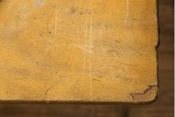 イギリスアンティーク　タイムスリップしたような感覚を味わえる!天板が開いて収納できるスクールデスク(机、在宅ワーク、在宅用テーブル、作業台)(R-055756)