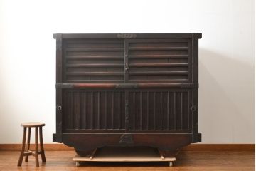 和製アンティーク　江戸時代　古作　古き時代の風合いが味のある大型車箪笥(時代箪笥、収納棚、戸棚)(R-055757)