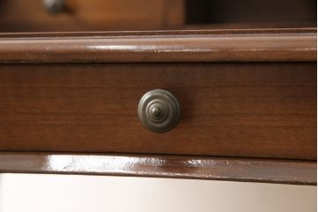 ビンテージ家具　マホガニー材　スラっと伸びる猫脚が優雅な雰囲気のデスク(ワークデスク、コンソールテーブル、ライティングデスク、机、在宅ワーク、在宅用ヴィンテージ)(R-055758)