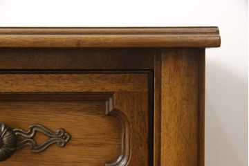 中古　美品　DREXEL HERITAGE(ドレクセルヘリテイジ)　Triune(トライユン)　気品あふれる佇まいが魅力のサイドボード(サイドチェスト、引き出し)(R-055761)