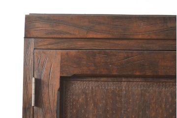 中古　美品　軽井沢彫り　衣装盆付き!　前面いっぱいに彫られた菖蒲が見事な和たんす(和箪笥、着物タンス、洋服たんす、引き出し、チェスト)(R-055763)