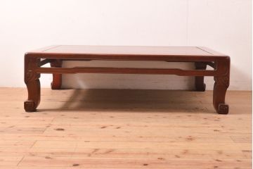 和製ビンテージ　国産指物家具　漆塗り　花梨(カリン)材　脚に施された彫刻が目を引く座卓(ローテーブル、ヴィンテージ)(R-055766)