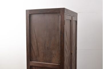 中古　軽井沢彫り　和の趣溢れる佇まいが目を引くワードローブ(洋服タンス、収納棚)(R-055767)