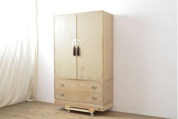 中古　南部桐伝統工芸社　松竹梅・孔雀　おめでたいモチーフの金具が魅力的な総桐箪笥(並厚、四方丸、桐たんす、着物箪笥、衣装タンス、和タンス、バラ売り可能)(R-055771)
