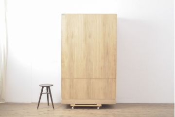 中古　南部桐伝統工芸社　松竹梅・孔雀　おめでたいモチーフの金具が魅力的な総桐箪笥(並厚、四方丸、桐たんす、着物箪笥、衣装タンス、和タンス、バラ売り可能)(R-055771)