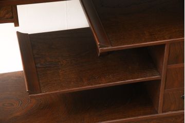 和製ビンテージ　民芸家具　ケヤキ材　大人の和の空間づくりに取り入れたい上質な飾り棚(茶棚、戸棚、ヴィンテージ)(R-055772)