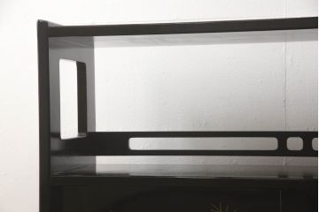 中古　モリシゲ(MORISHIGE/森繁)　漆絵　繊細な絵柄が上品な雰囲気を醸し出す和棚(飾り棚、戸棚、茶棚)(R-055773)