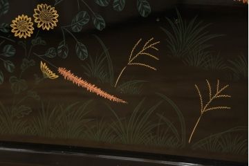 中古　モリシゲ(MORISHIGE/森繁)　漆絵　繊細な絵柄が上品な雰囲気を醸し出す和棚(飾り棚、戸棚、茶棚)(R-055773)