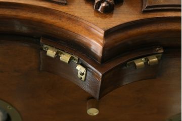 中古　超美品　DREXEL HERITAGE(ドレクセルヘリテイジ)取り扱い　アメリカ高級家具　KARGES(カーゲス)　キャビネット(定価約500万円)(キュリオケース、ガラスケース、飾り棚、収納棚)(R-055776)