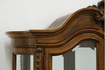 中古　超美品　DREXEL HERITAGE(ドレクセルヘリテイジ)取り扱い　アメリカ高級家具　KARGES(カーゲス)　キャビネット(定価約500万円)(キュリオケース、ガラスケース、飾り棚、収納棚)(R-055776)