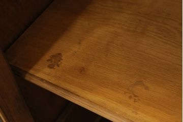 フランスアンティーク　チーク材　ローズウッド　美しい木目と飾り彫りが魅力的なキャビネット(ブックケース、本箱、飾り棚、戸棚、収納棚)(R-055777)