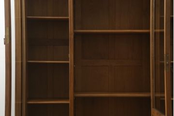 フランスアンティーク　チーク材　ローズウッド　美しい木目と飾り彫りが魅力的なキャビネット(ブックケース、本箱、飾り棚、戸棚、収納棚)(R-055777)