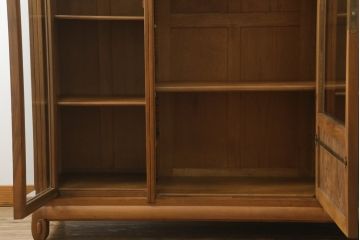 フランスアンティーク　チーク材　ローズウッド　美しい木目と飾り彫りが魅力的なキャビネット(ブックケース、本箱、飾り棚、戸棚、収納棚)(R-055777)