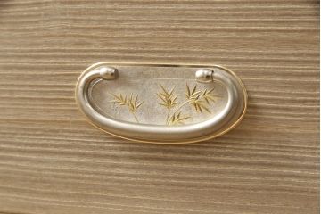 中古　国産　凛とした佇まいが美しい高級総桐箪笥(総桐たんす、着物箪笥、和たんす、胴丸)(R-055781)