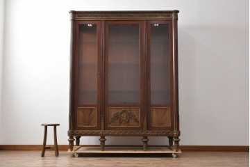 スペインヴィンテージ　最高級!　美術品のような真鍮飾りが美しいガラスキャビネット　(R-055782)