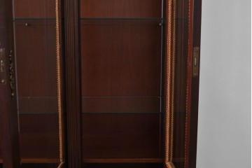 スペインヴィンテージ　最高級!　美術品のような真鍮飾りが美しいガラスキャビネット　(R-055782)