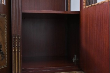 スペインヴィンテージ　最高級!　美術品のような真鍮飾りが美しいガラスキャビネット　(R-055782)