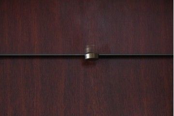 スペインヴィンテージ　最高級!　美術品のような真鍮飾りが美しいガラスキャビネット　(R-055782)