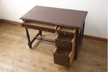 中古　美品　松本民芸家具　クラシカルな佇まいが魅力的な片袖デスク(ワークデスク、作業台、机、在宅ワーク、在宅用)(定価約37万円)(R-055803)