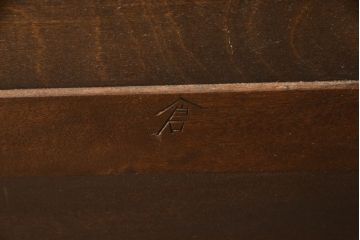 中古　美品　松本民芸家具　シックな佇まいが上質な空間づくりにぴったりなA型和タンス(引き出し、チェスト、整理箪笥)(定価約60万円)(R-055805)