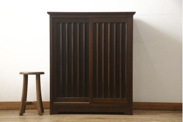 中古　松本民芸家具　落ち着いた佇まいが魅力的なC型下駄箱(収納棚)(R-055806)