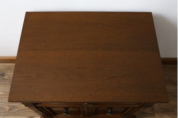 中古　美品　DREXEL HERITAGE(ドレクセルヘリテイジ)　FRANCESCA(フランチェスカ)シリーズ　ナイトテーブル(定価約38万円)(サイドテーブル、サイドキャビネット、収納棚)(R-055808)