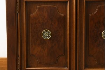 中古　美品　DREXEL HERITAGE(ドレクセルヘリテイジ)　FRANCESCA(フランチェスカ)シリーズ　ナイトテーブル(定価約38万円)(サイドテーブル、サイドキャビネット、収納棚)(R-055808)