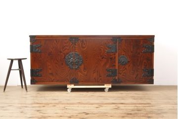 中古　美品　岩谷堂箪笥　美しく品のある和を演出するサイドボード(ローボード、サイドキャビネット、収納棚、戸棚、テレビ台、着物箪笥)(R-055811)