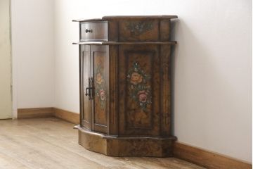 ヨーロッパビンテージ　高級品　美しい花の絵が目を引くキャビネット(サイドボード、戸棚、収納棚、ヴィンテージ)(R-055814)