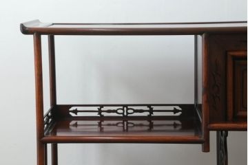 中古　美品　花梨(カリン)　アジアンテイストなお部屋づくりにもオススメの飾り棚(茶棚、戸棚、収納棚)(R-055815)