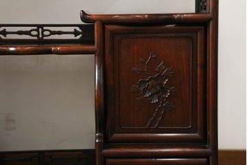 中古　美品　花梨(カリン)　アジアンテイストなお部屋づくりにもオススメの飾り棚(茶棚、戸棚、収納棚)(R-055815)