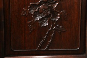 中古　美品　花梨(カリン)　アジアンテイストなお部屋づくりにもオススメの飾り棚(茶棚、戸棚、収納棚)(R-055815)