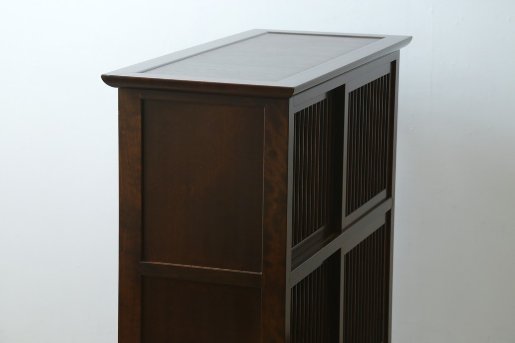 中古　松本民芸家具　A型舞良茶タンス　和モダンの空間づくりにも活躍する収納棚　(R-055817)