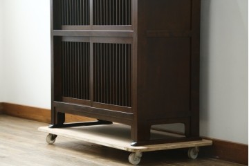 中古　松本民芸家具　A型舞良茶タンス　和モダンの空間づくりにも活躍する収納棚　(R-055817)