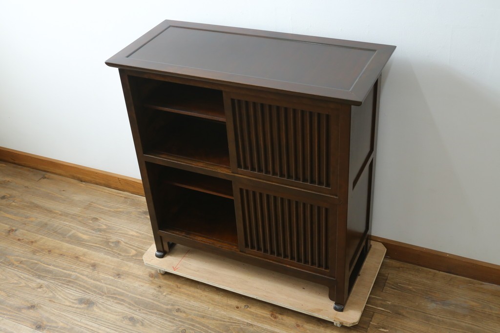 中古　松本民芸家具　A型舞良茶タンス　和モダンの空間づくりにも活躍する収納棚　(R-055817)