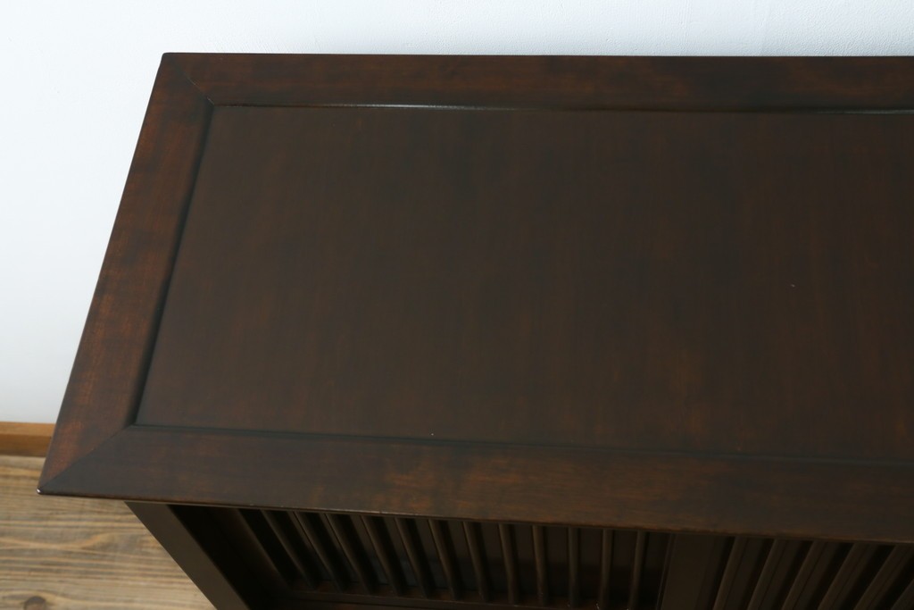 中古　松本民芸家具　A型舞良茶タンス　和モダンの空間づくりにも活躍する収納棚　(R-055817)