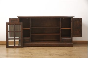 中古　北海道民芸家具　クラシカルな雰囲気が魅力!落ち着きのある空間づくりにおすすめのサイドボード(サイドキャビネット、収納棚、リビングボード)(R-055819)