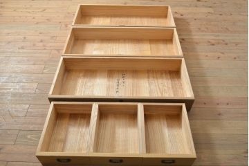 中古　最高級　伝統工芸士　田澤謙介作　凛とした佇まいが気品を感じさせる加茂桐箪笥(大丸、四方丸、桐たんす、着物箪笥、衣装タンス、和タンス)(定価約220万円)(R-055822)