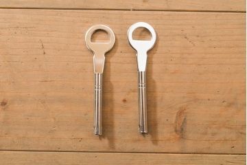中古　最高級　伝統工芸士　田澤謙介作　凛とした佇まいが気品を感じさせる加茂桐箪笥(大丸、四方丸、桐たんす、着物箪笥、衣装タンス、和タンス)(定価約220万円)(R-055822)