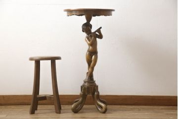 イギリスビンテージ　彫刻　天板から脚に至るまで凝ったつくりが魅力的な高級サイドテーブル(飾り台、花台、ヴィンテージ)(R-055832)