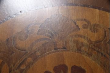イギリスビンテージ　彫刻　天板から脚に至るまで凝ったつくりが魅力的な高級サイドテーブル(飾り台、花台、ヴィンテージ)(R-055832)