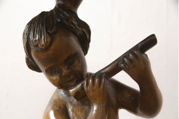 イギリスビンテージ　彫刻　天板から脚に至るまで凝ったつくりが魅力的な高級サイドテーブル(飾り台、花台、ヴィンテージ)(R-055832)