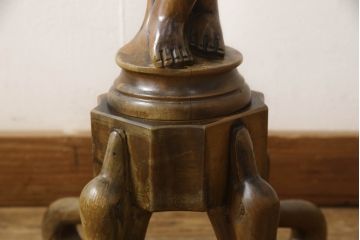 イギリスビンテージ　彫刻　天板から脚に至るまで凝ったつくりが魅力的な高級サイドテーブル(飾り台、花台、ヴィンテージ)(R-055832)