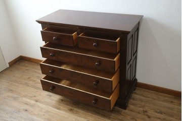 中古　美品　松本民芸家具　シックなインテリアと相性の良いE型チェスト　定価約50万円相当　(R-055834)